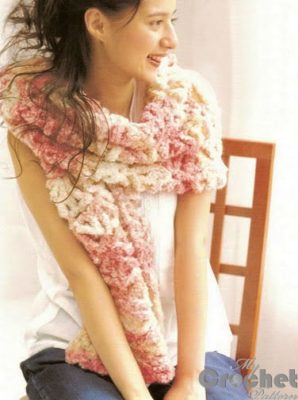 crochet scarf of triangles