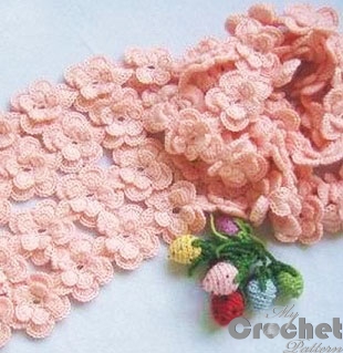 crochet scarf with flowers photo