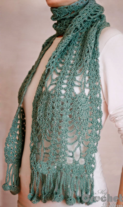 crochet scarf with pineapples