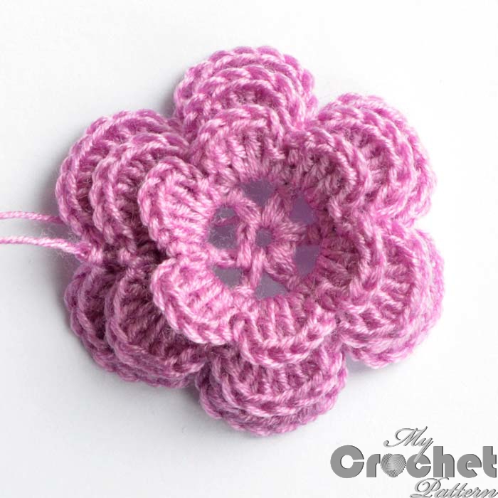 crochet small pink rose photo 2