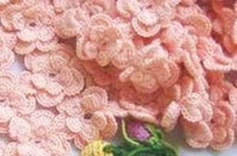 pink crochet scarf with small flowers photo