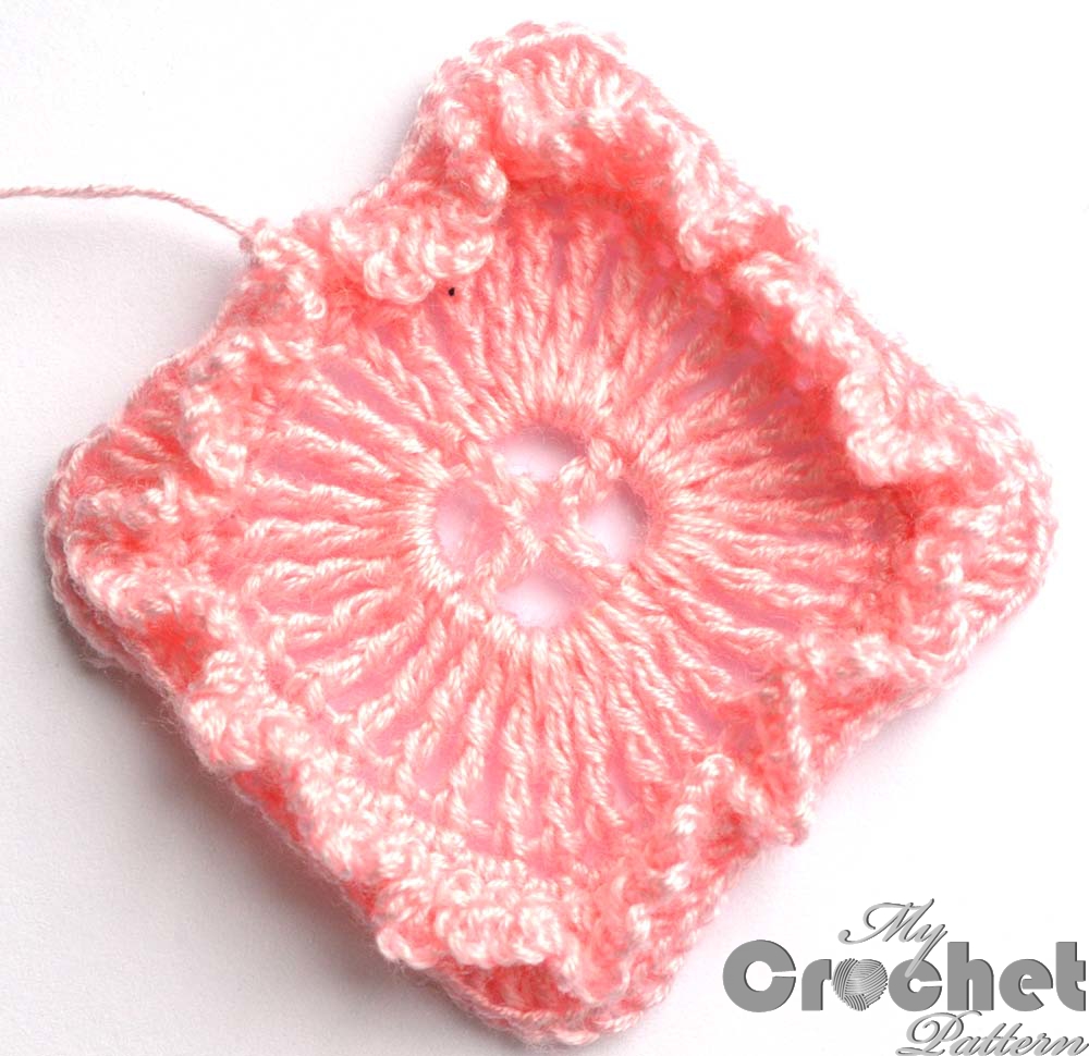 pink square 3d motif close photo 2