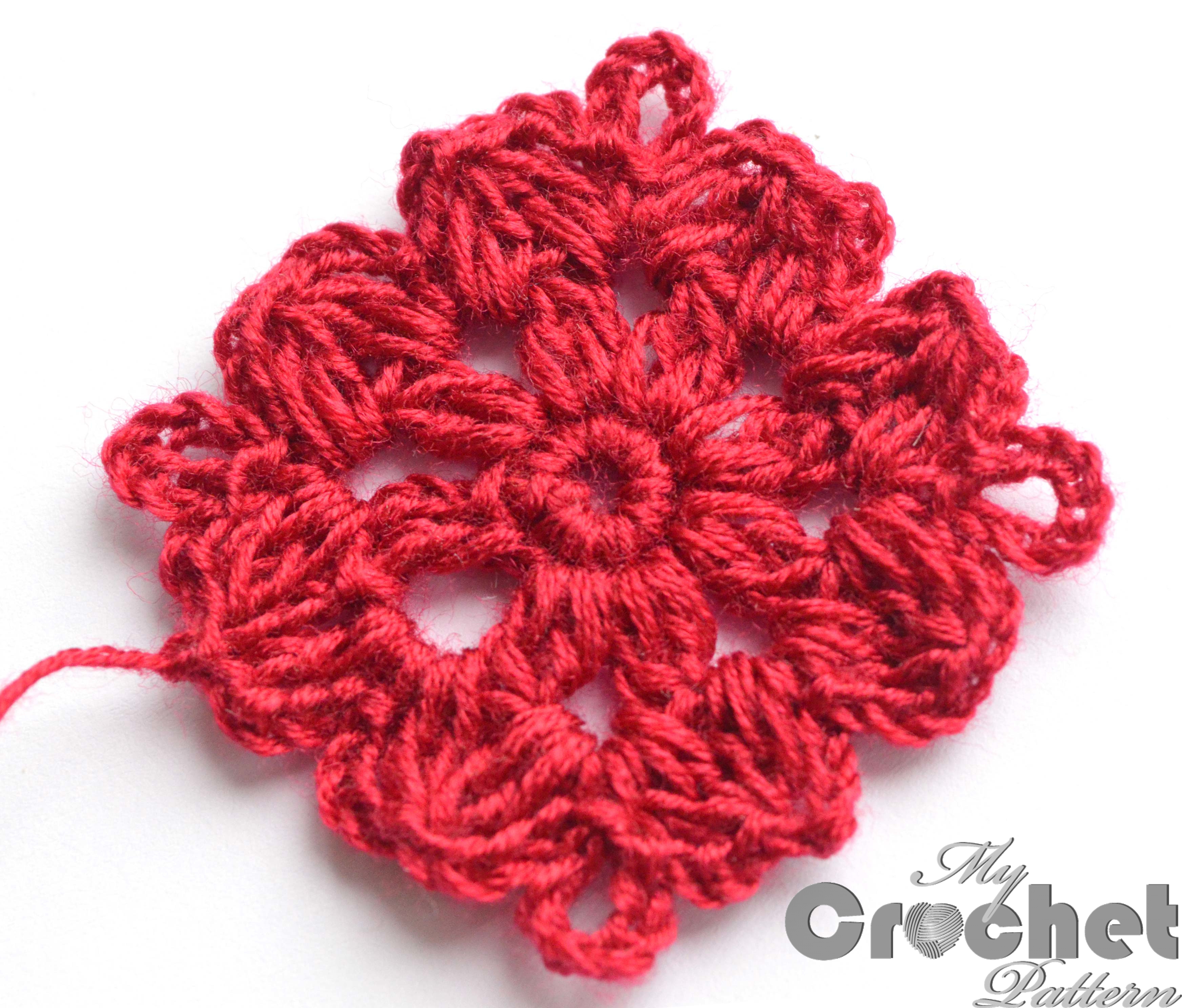 red crochet flower thic yarn - close photo2