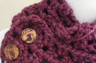 warm crochet snood with a simple pattern photo