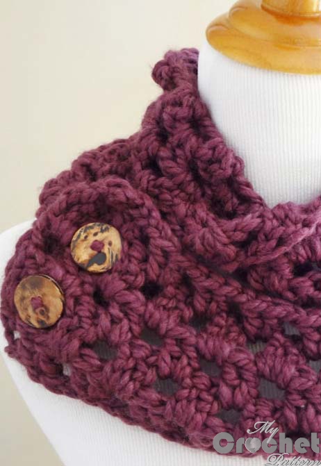 warm crochet snood with a simple pattern photo
