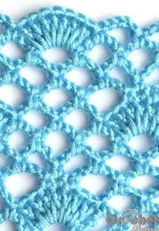 light lace pattern with shells