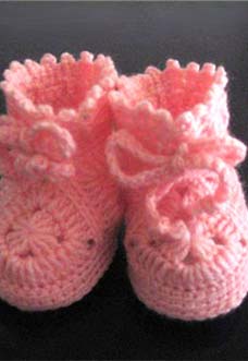 pink baby girl booties crochet pattern - preview