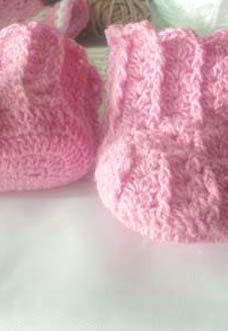 woolen crochet baby booties - preview