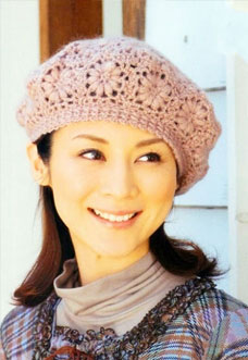 crochet beret pattern with flower motive - preview