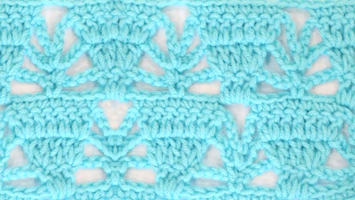 lace crochet pattern with triangles-photo