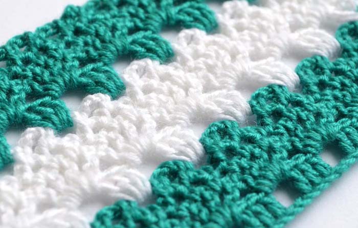 white and green lace crochet pattern - photo