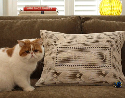 paw print pillow - photo 2