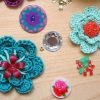 simple crochet flowers photo