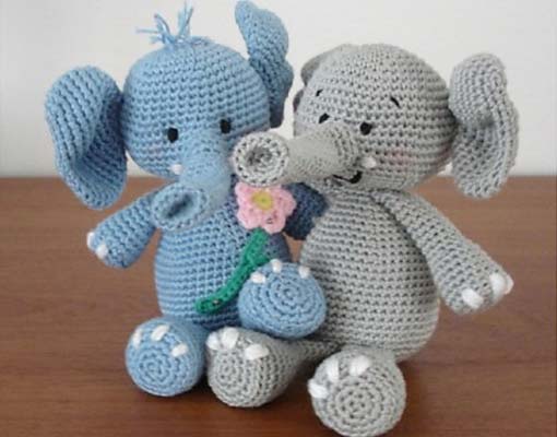Ella the Elephant and her Boyfriend
