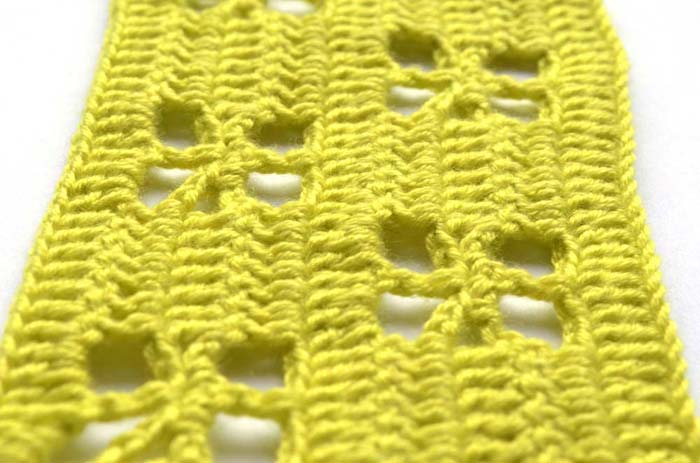 lime filet crochet pattern with square